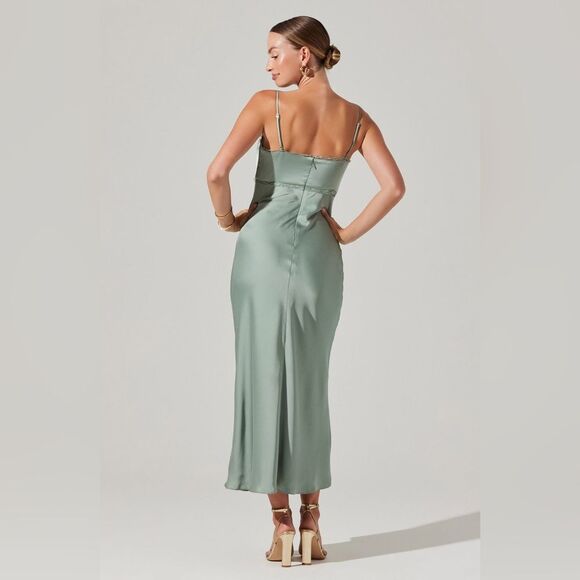 Astr NWT Florianne Satin Maxi Dress in Sage Size XL MSRP $148 - Picture 6 of 7